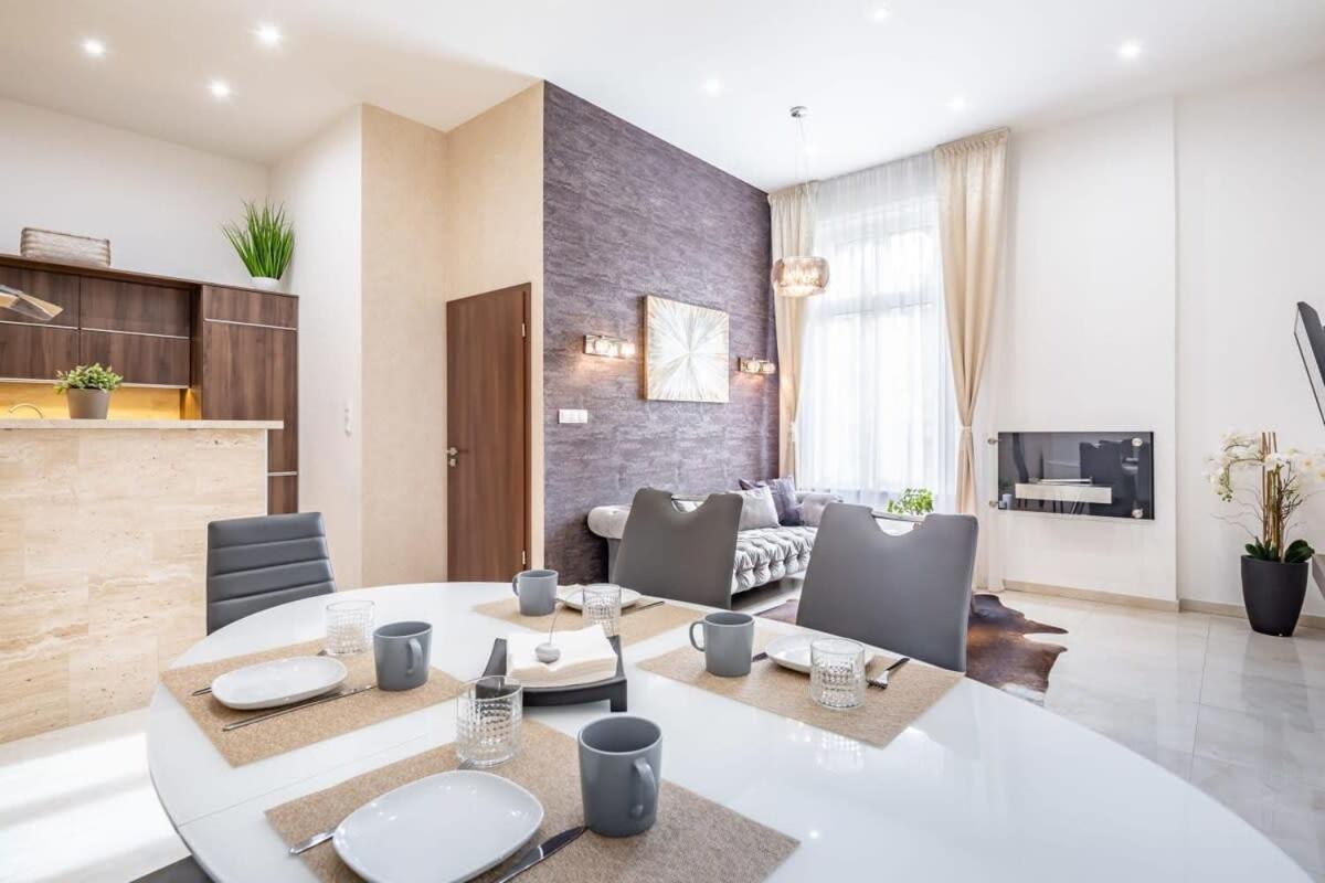 布达佩斯Splendid Perfectly Located Flat With Sauna公寓 外观 照片